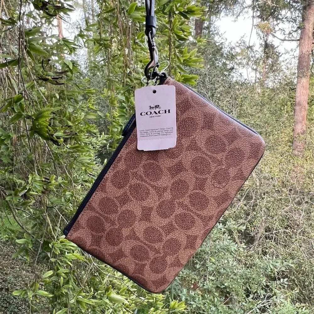 NWT COACH Small Wristlet In Color block Signature Canvas 32445 AUTHENTIC